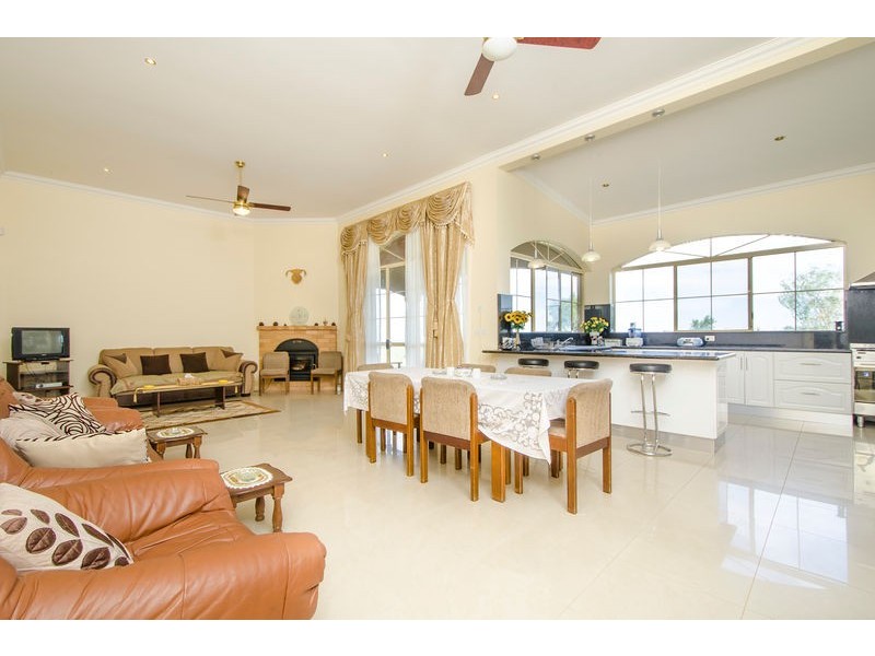 170 Vineyard Road, Sunbury VIC 3429