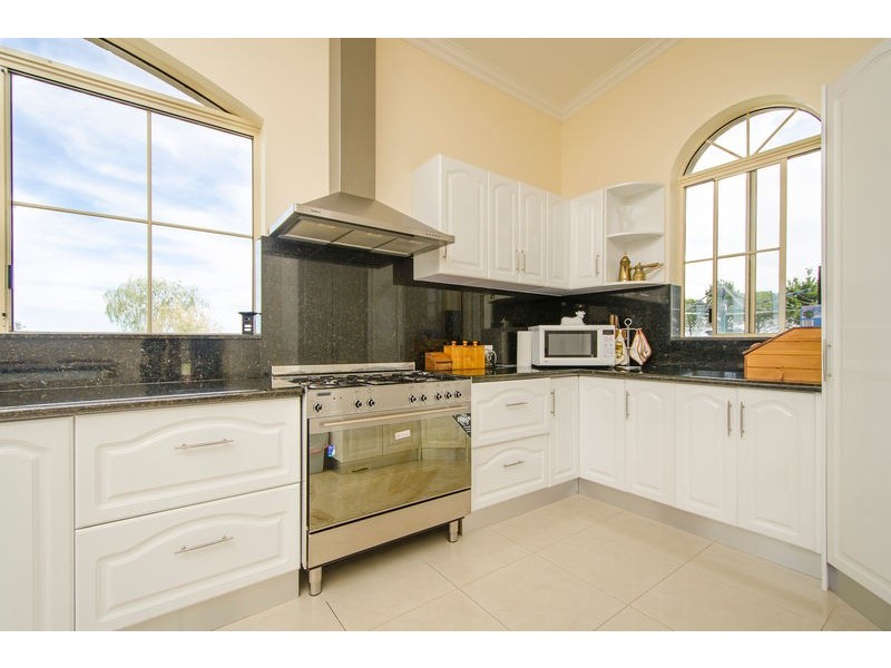 170 Vineyard Road, Sunbury VIC 3429