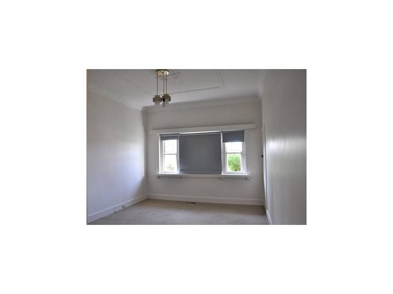 26 Pentland Parade, Seddon VIC 3011