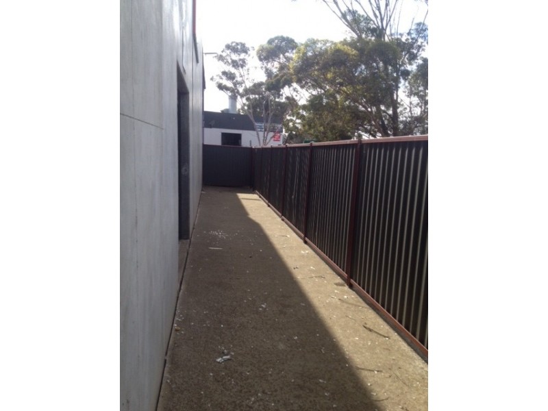 1/4 Oakdene Grove, Laverton VIC 3028