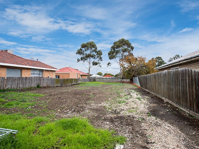 31 Cypress Avenue, Brooklyn VIC 3012