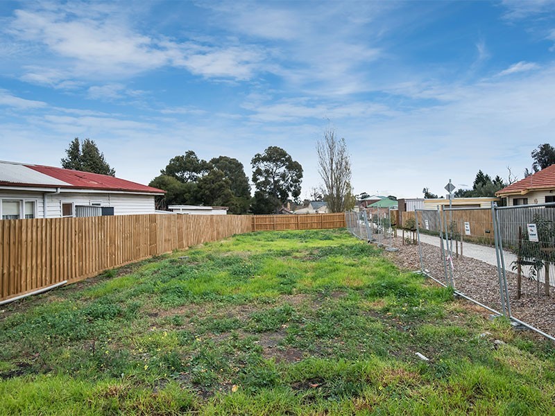 79 Cypress Avenue, Brooklyn VIC 3012