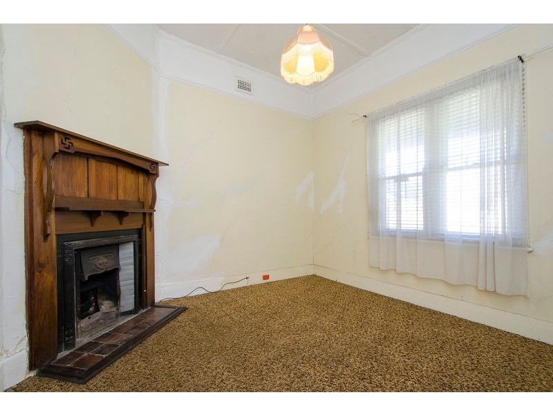 8 Grindlay Street, Newport VIC 3015