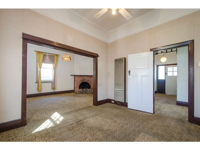 8 Grindlay Street, Newport VIC 3015