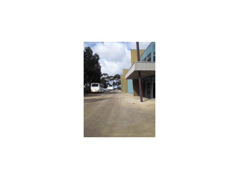 3/27 Westside Drive, Laverton North VIC 3026