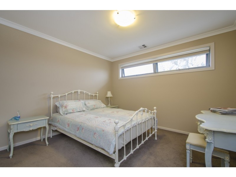 28 Seaview Crescent, Seaholme VIC 3018