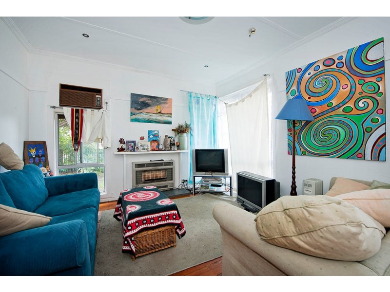 143 Blackshaws Road, Newport VIC 3015