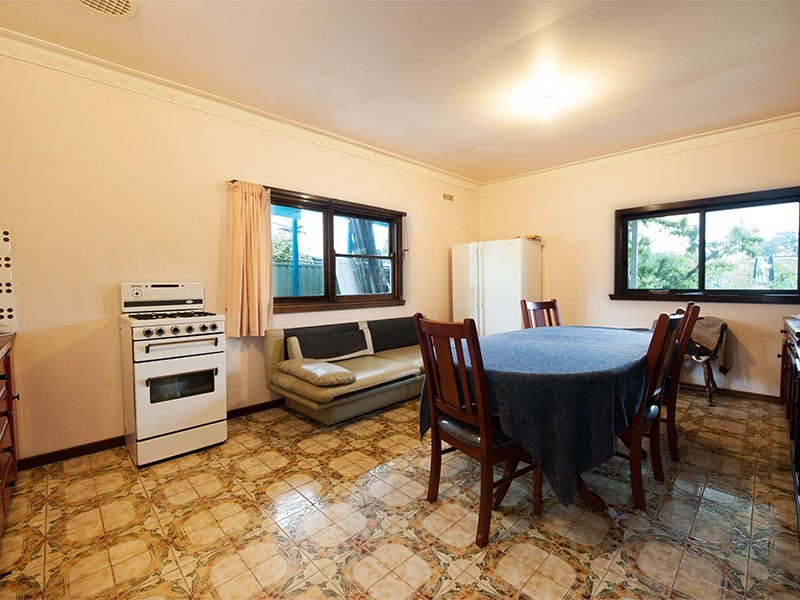 28 Bayview Road, Seddon VIC 3011