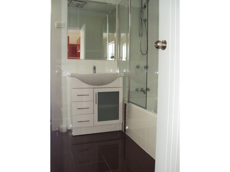 1/28 Clarendon Parade, West Footscray VIC 3012