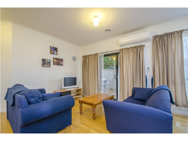 2/22 Benjamin Street, Sunshine VIC 3020