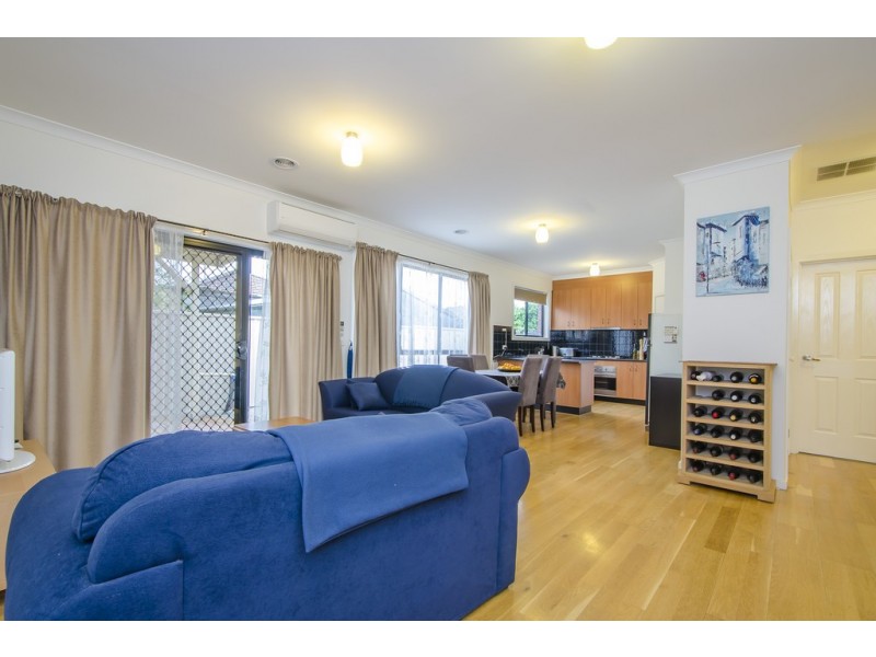 2/22 Benjamin Street, Sunshine VIC 3020