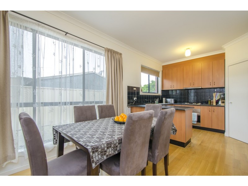 2/22 Benjamin Street, Sunshine VIC 3020