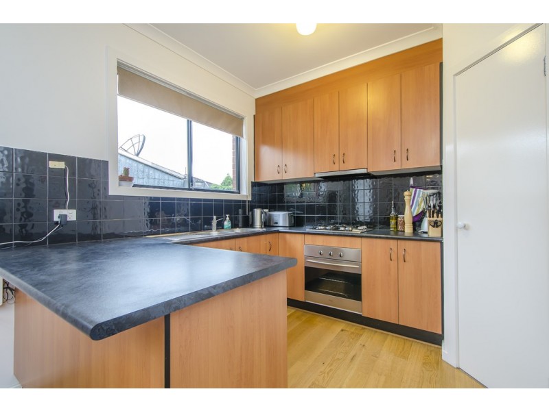 2/22 Benjamin Street, Sunshine VIC 3020