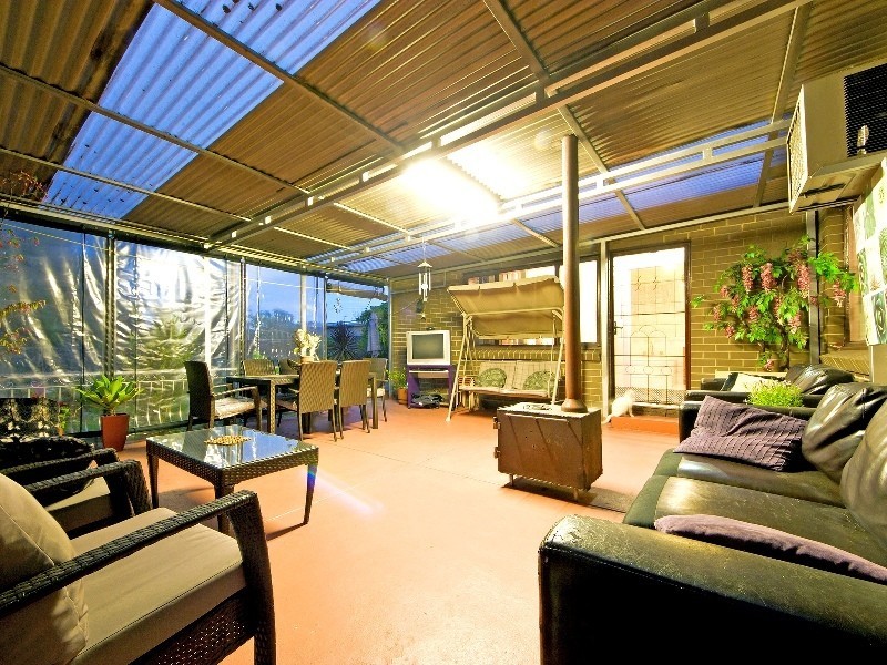 8 Percy Street, Newport VIC 3015