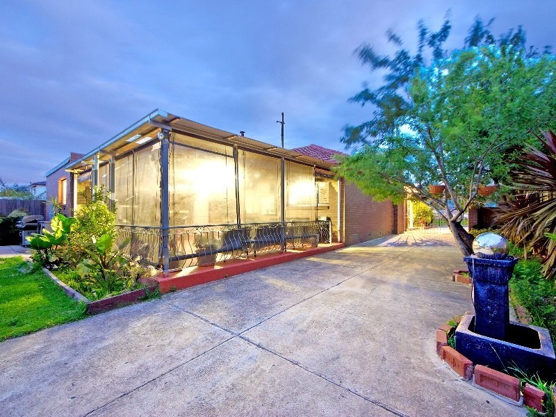 8 Percy Street, Newport VIC 3015