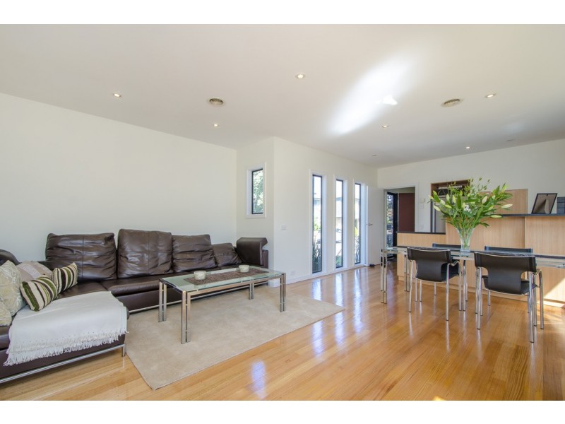 30 Derwent Street, Newport VIC 3015