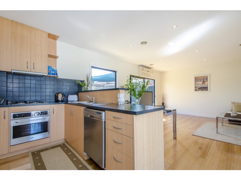 30 Derwent Street, Newport VIC 3015