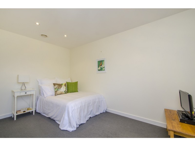 30 Derwent Street, Newport VIC 3015