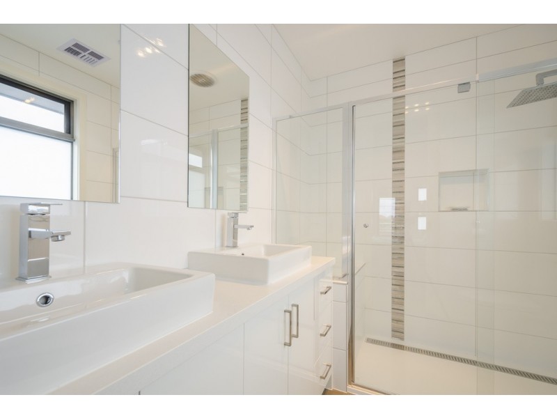 92 First Avenue, Altona North VIC 3025