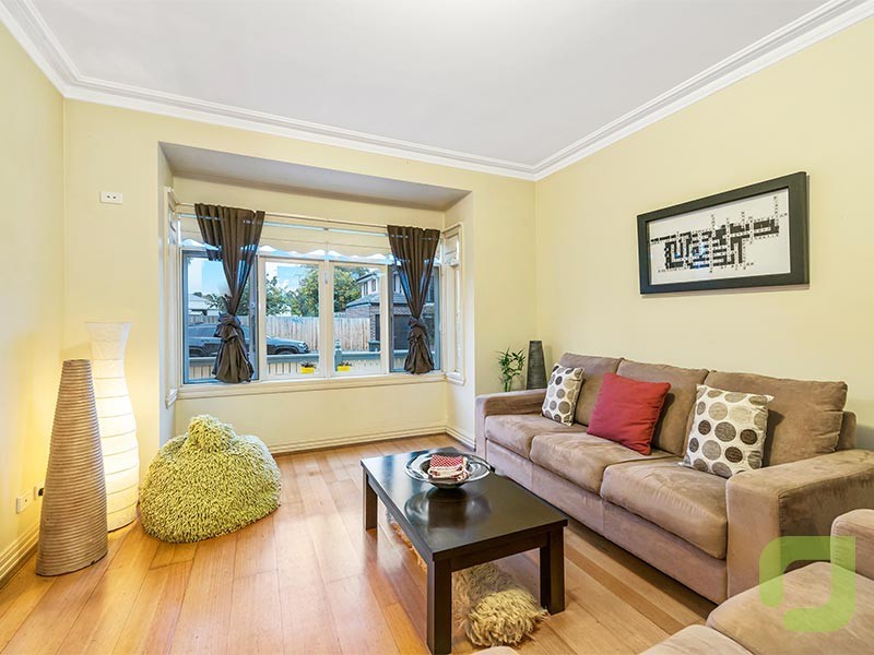 64 Margaret Street, Newport VIC 3015