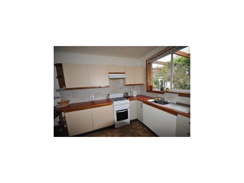 16 Gordon Street, Newport VIC 3015