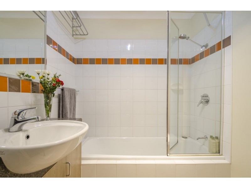 1/290-292 Nicholson Street, Seddon VIC 3011