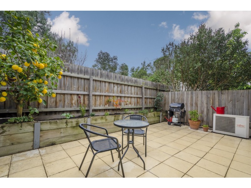 1/290-292 Nicholson Street, Seddon VIC 3011