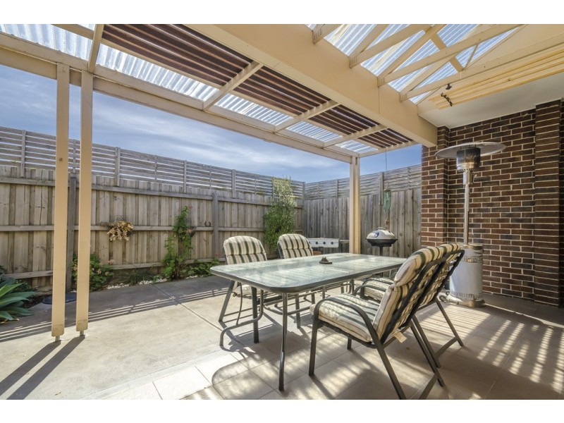 2/324 Blackshaws Road, Altona North VIC 3025