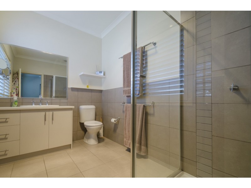 2/324 Blackshaws Road, Altona North VIC 3025