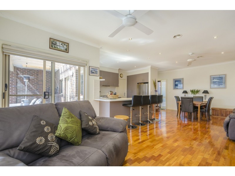 2/324 Blackshaws Road, Altona North VIC 3025