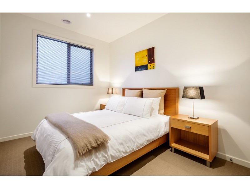 35 John Liston Drive, Newport VIC 3015