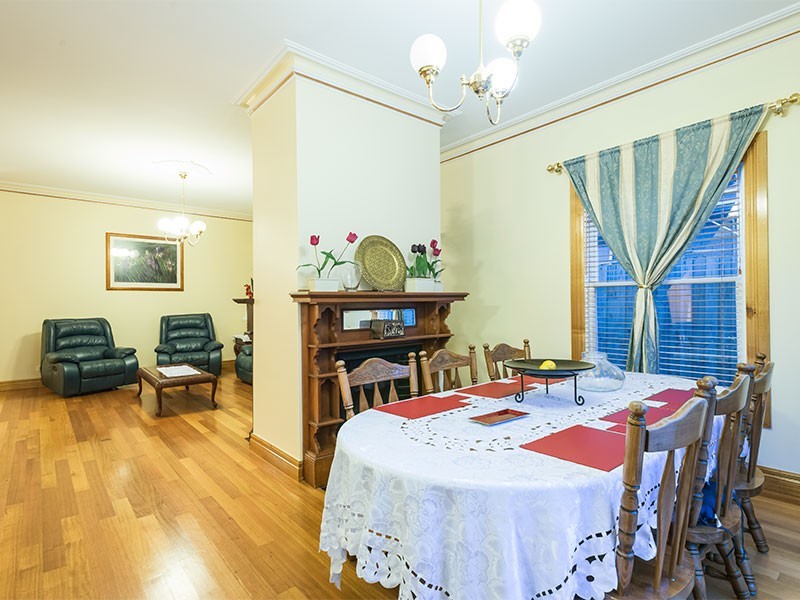 15 Bishop Street, Kingsville VIC 3012