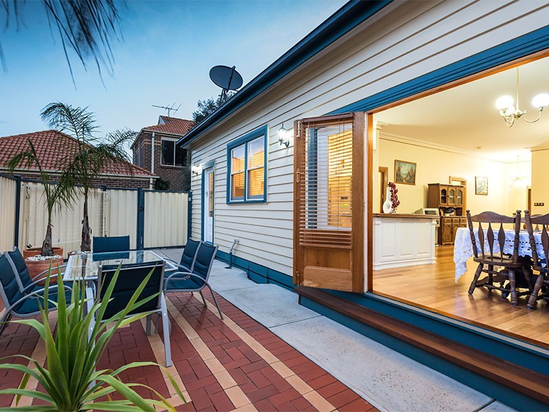 15 Bishop Street, Kingsville VIC 3012