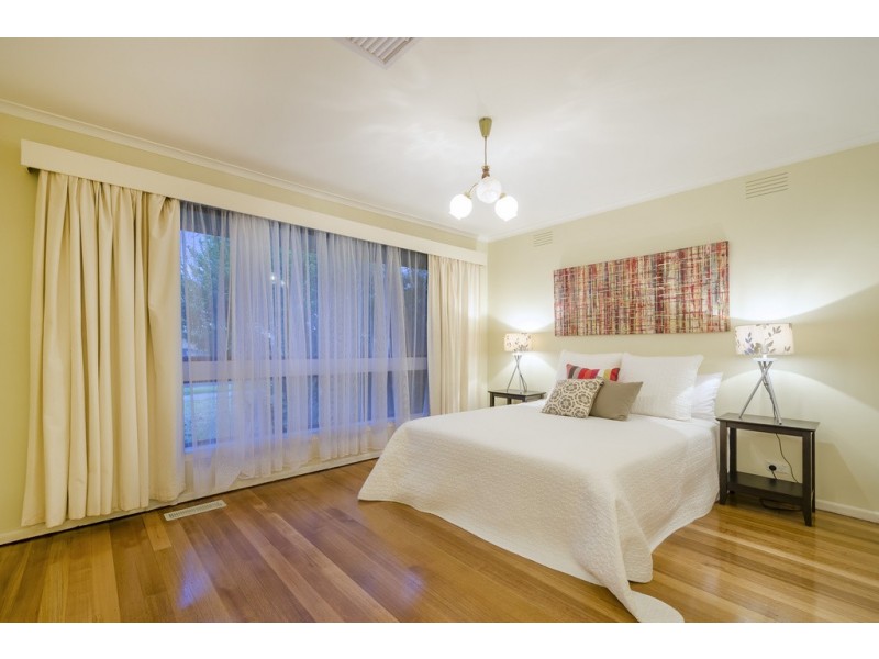 20 Simmons Drive, Seaholme VIC 3018