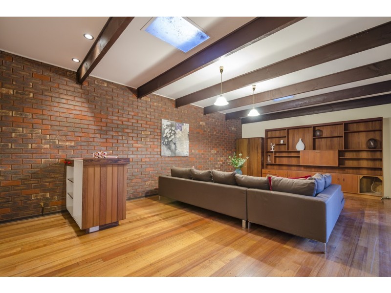 20 Simmons Drive, Seaholme VIC 3018