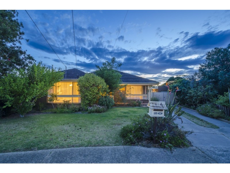 20 Simmons Drive, Seaholme VIC 3018