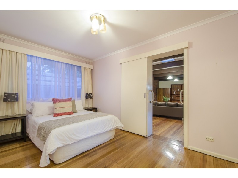 20 Simmons Drive, Seaholme VIC 3018