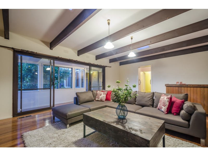 20 Simmons Drive, Seaholme VIC 3018