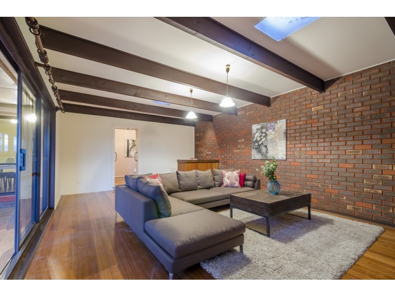 20 Simmons Drive, Seaholme VIC 3018