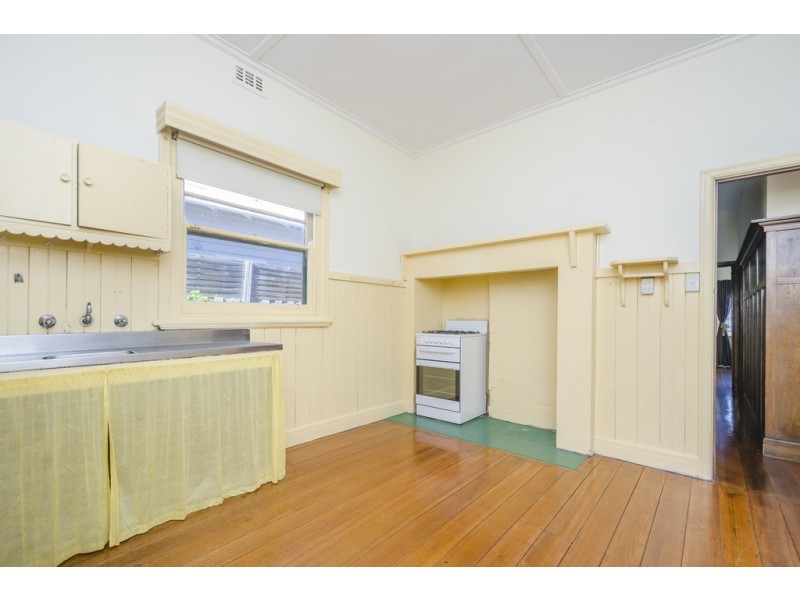 18 Ford Street, Newport VIC 3015