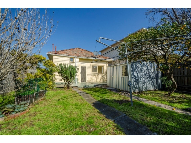 18 Ford Street, Newport VIC 3015