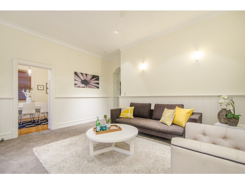 4 Brunel Street, South Kingsville VIC 3015