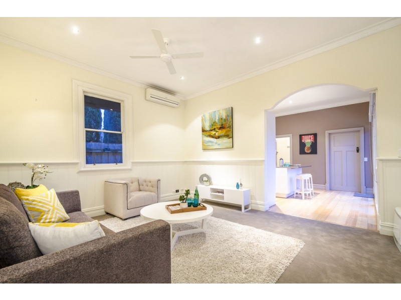 4 Brunel Street, South Kingsville VIC 3015