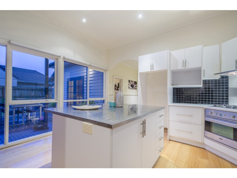 4 Brunel Street, South Kingsville VIC 3015