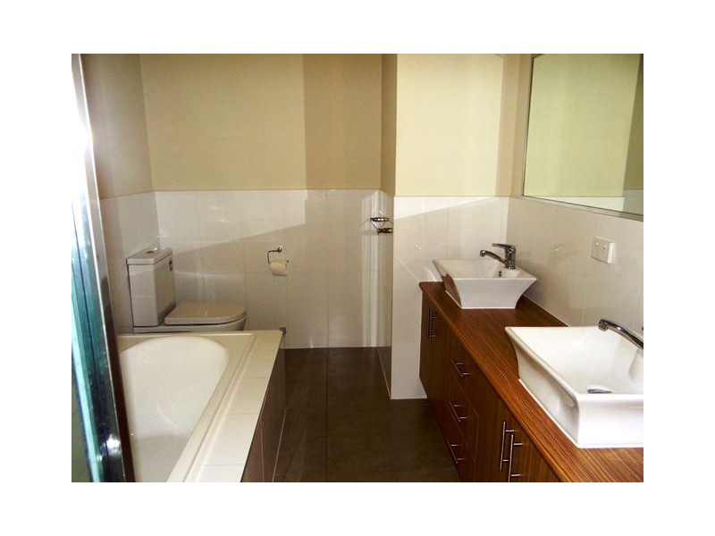 8/11D Murray Street, Yarraville VIC 3013