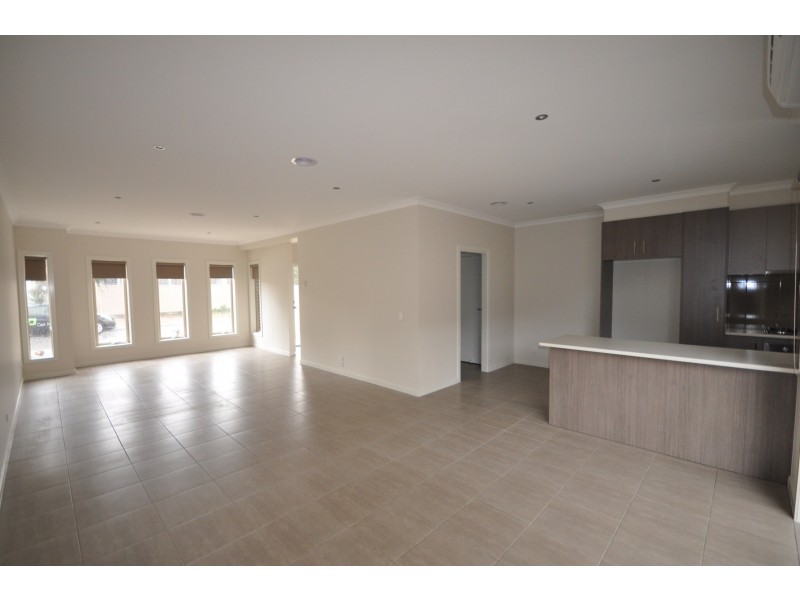 16 Gayle Close, Sunshine West VIC 3020