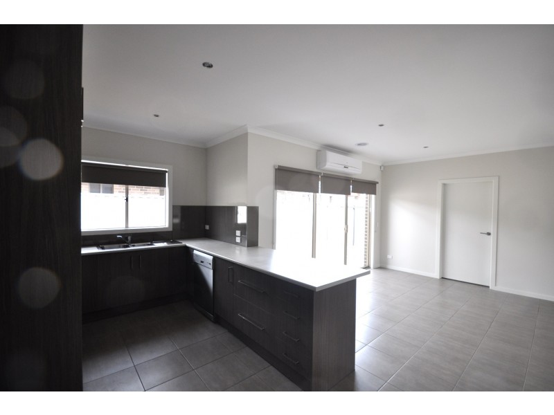 16 Gayle Close, Sunshine West VIC 3020