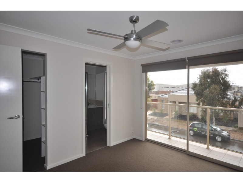 16 Gayle Close, Sunshine West VIC 3020