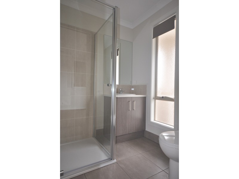 16 Gayle Close, Sunshine West VIC 3020