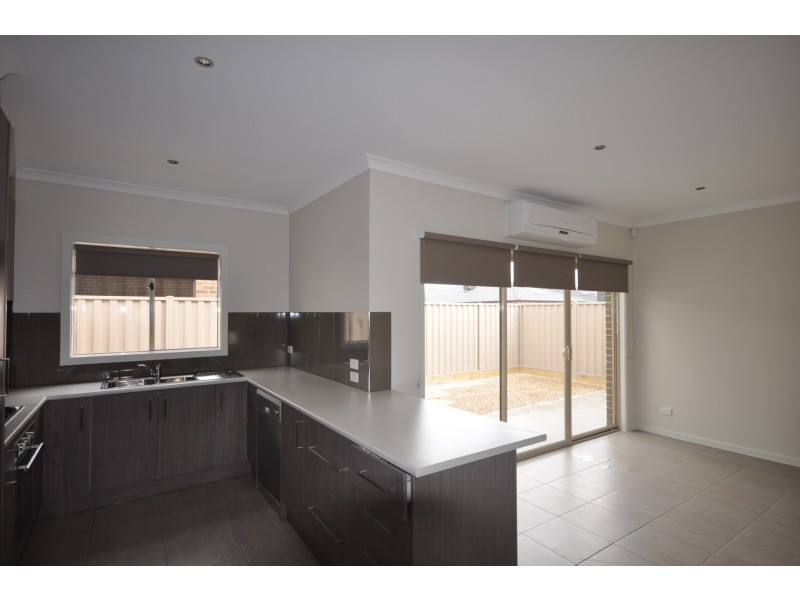 14 Gayle Close, Sunshine West VIC 3020